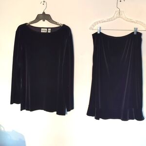 Chico's l/s top w/ matching skirt. Size 2 teri/velvet styled.